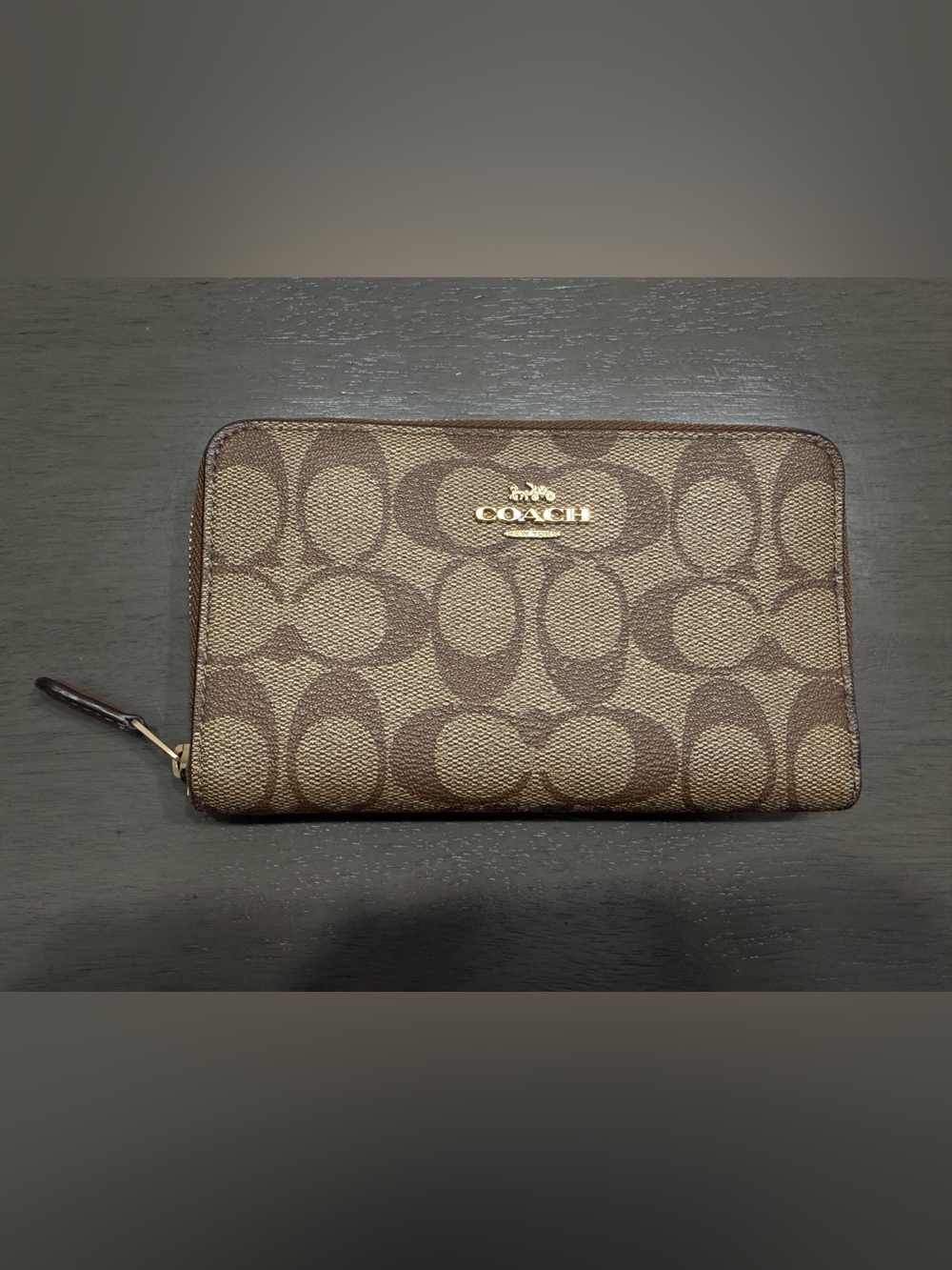NWOT Coach Medium ID Zip Wallet